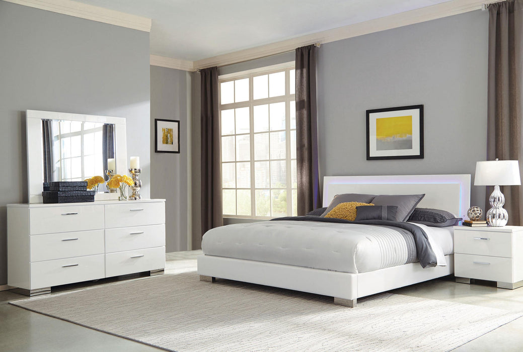Felicity 4-piece Queen Bedroom Set with LED Headboard Glossy White - California Furniture (Coachella, CA)