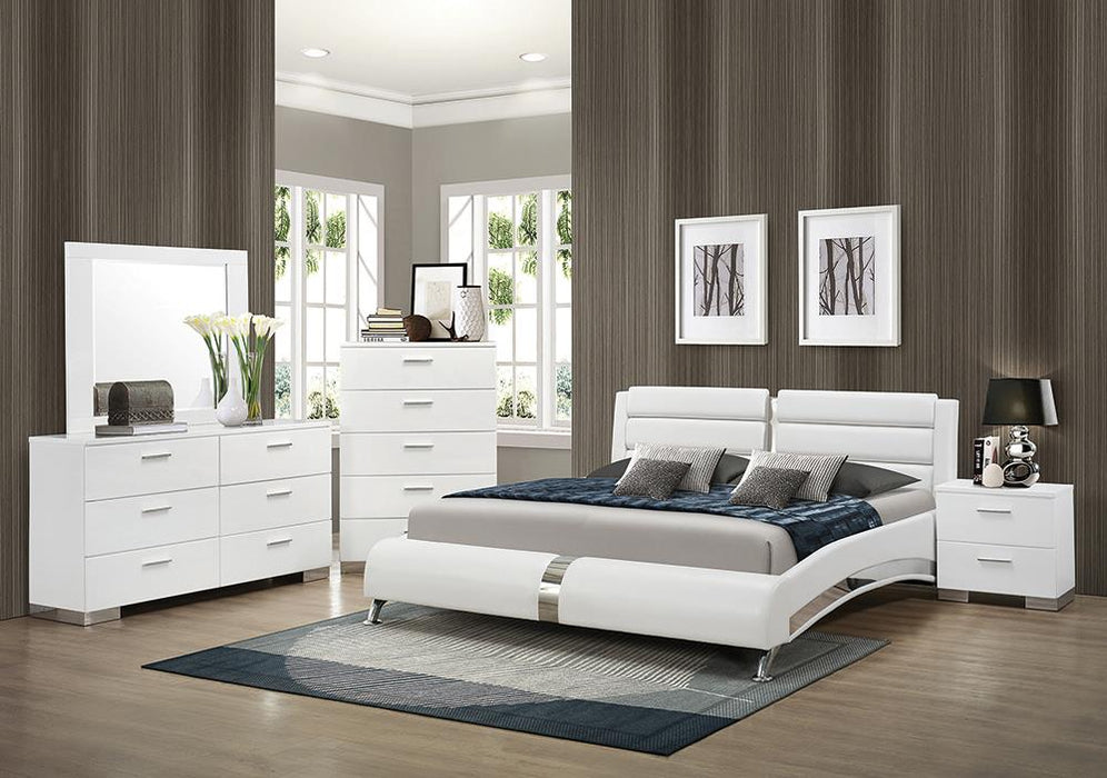 Jeremaine 5-piece Eastern King Bedroom Set Glossy White - California Furniture (Coachella, CA)