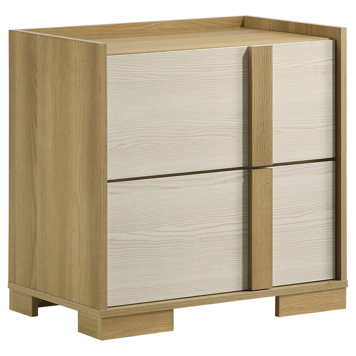 Hyland 4 & 5 Piece Bedroom Set E.King & Queen - California Furniture (Coachella, CA)