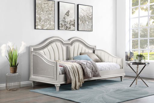 Evangeline Daybed - California Furniture (Coachella, CA)