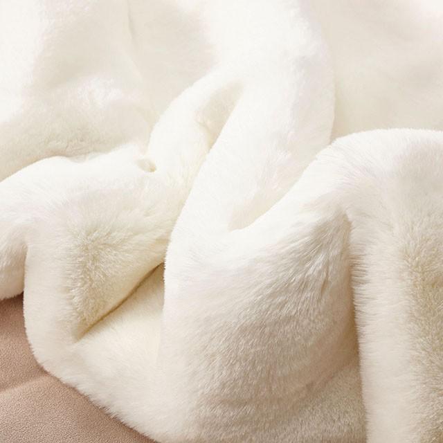Caparica Off White 5' X 7' Area Rug - California Furniture (Coachella, CA)