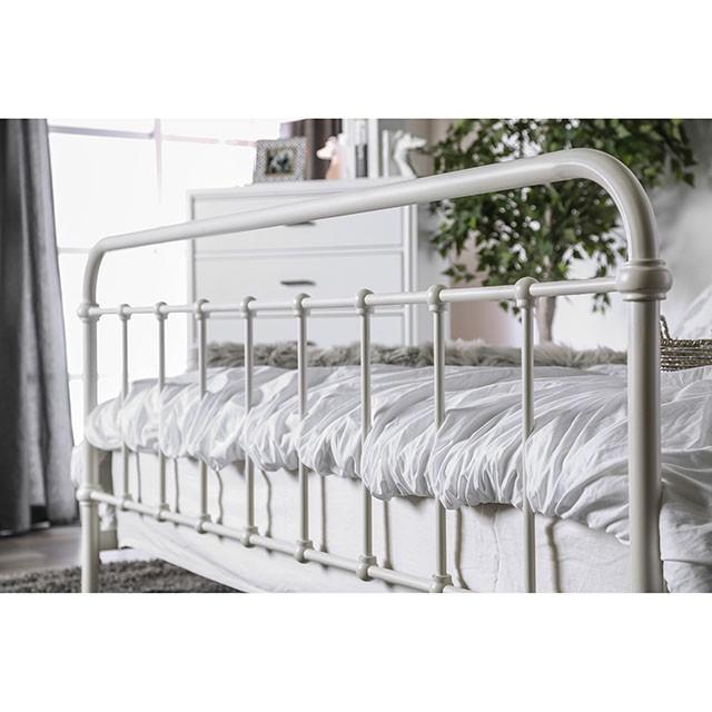 IRIA Vintage White Cal.King, E.King, & Full Bed - California Furniture (Coachella, CA)
