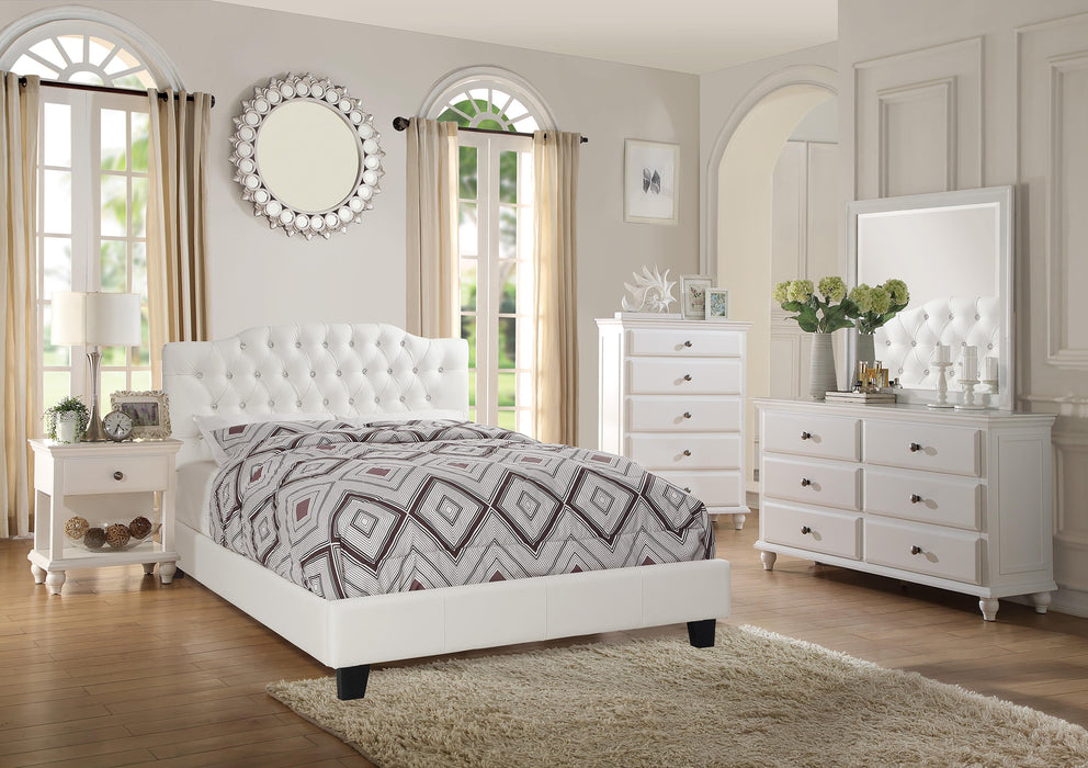 Chyuan Queen Bed/Pu-White in White / Espresso - California Furniture (Coachella, CA)