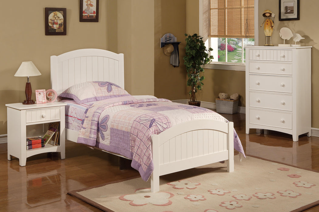 Mcraft Twin Bed in White - California Furniture (Coachella, CA)