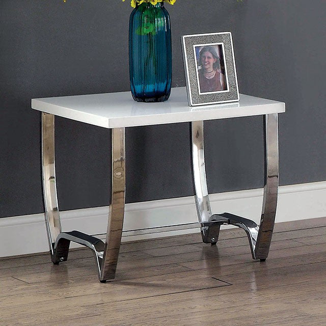 Trina End Table - California Furniture (Coachella, CA)