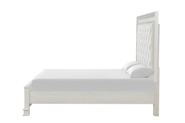 Stella Mia E.King & Queen Bed White & White - California Furniture (Coachella, CA)
